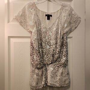 White House Black Market Ombre White & Silver Metallic Peplum Top • V-Neck • L